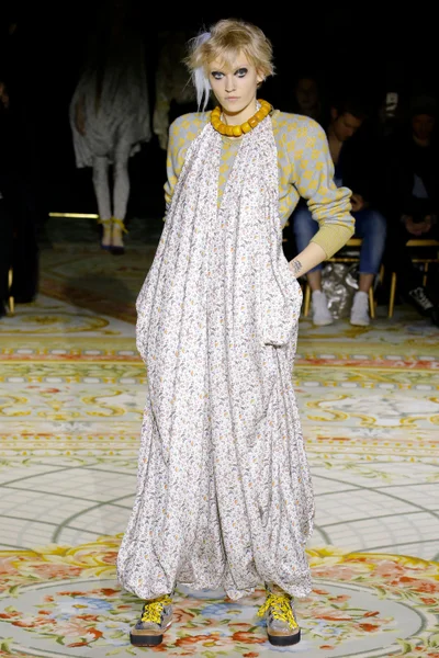 Look 23